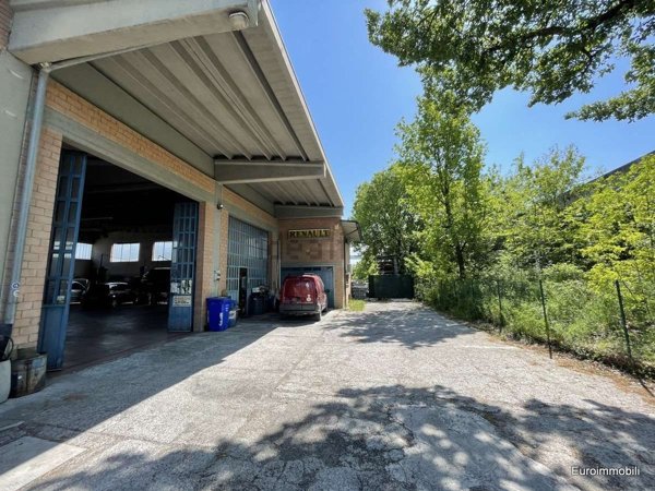 capannone in vendita a Traversetolo