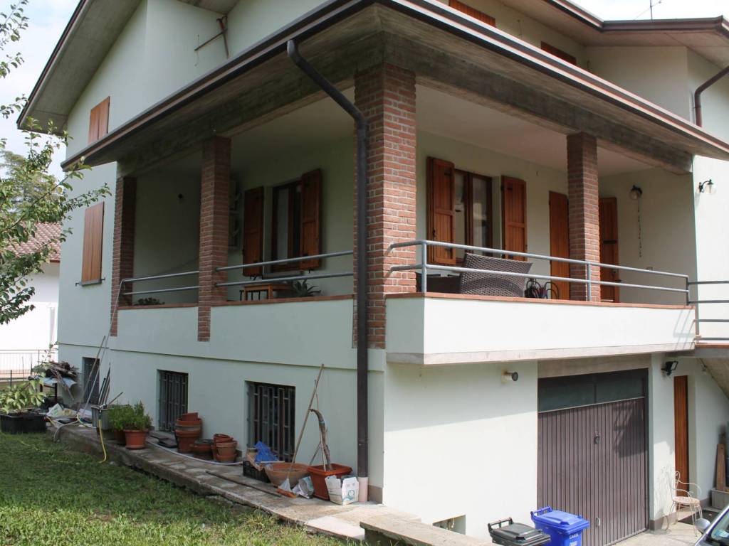 casa indipendente in vendita a Traversetolo