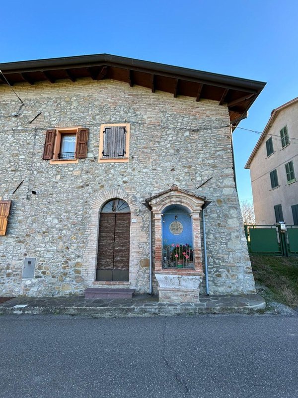 pentavano in vendita a Traversetolo