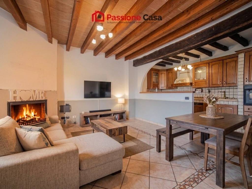 casa indipendente in vendita a Traversetolo