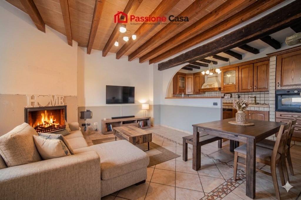 casa indipendente in vendita a Traversetolo