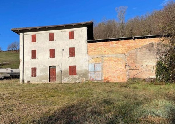 casa indipendente in vendita a Traversetolo