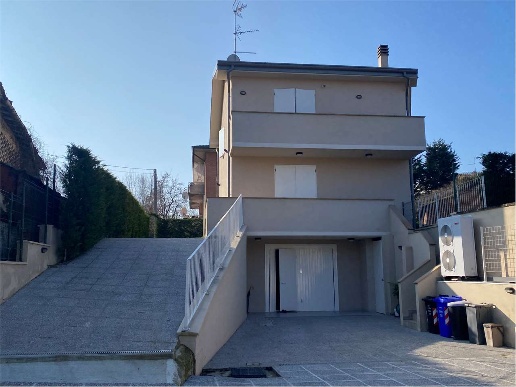 casa indipendente in vendita a Traversetolo