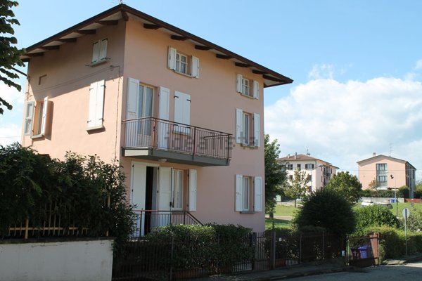 casa indipendente in vendita a Traversetolo