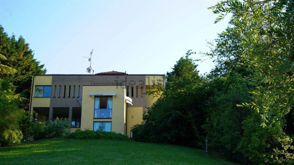 casa indipendente in vendita a Traversetolo