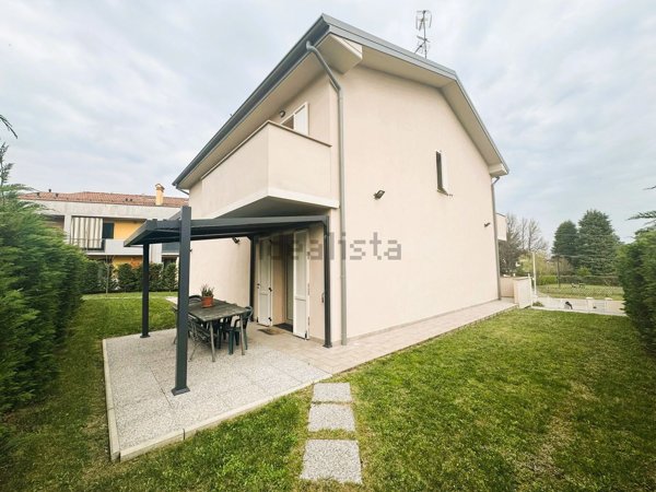 casa indipendente in vendita a Traversetolo