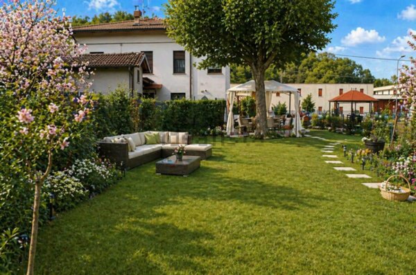 casa indipendente in vendita a Traversetolo