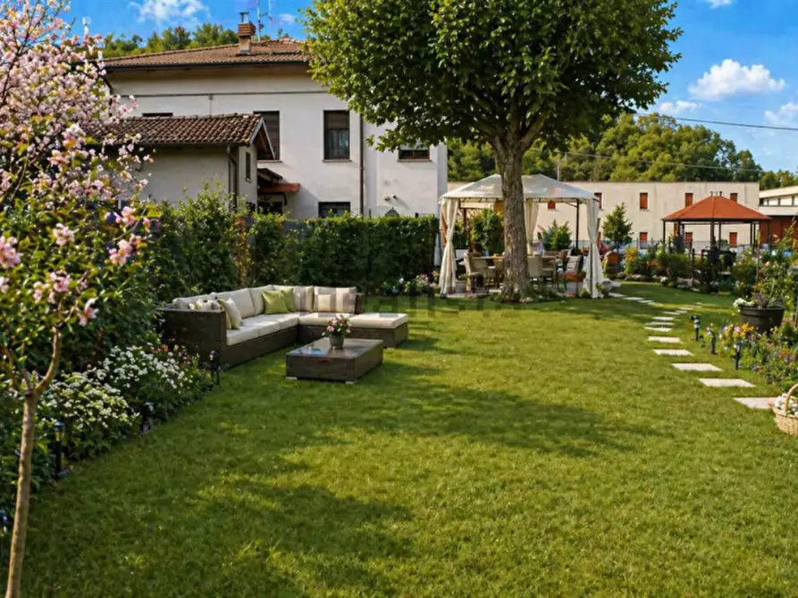 casa indipendente in vendita a Traversetolo