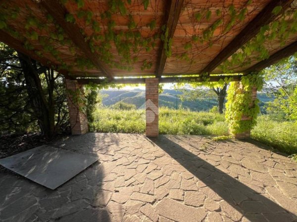 casa indipendente in vendita a Traversetolo in zona Cazzola