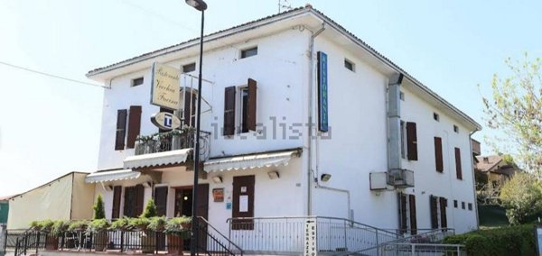 appartamento in vendita a Traversetolo in zona Bannone