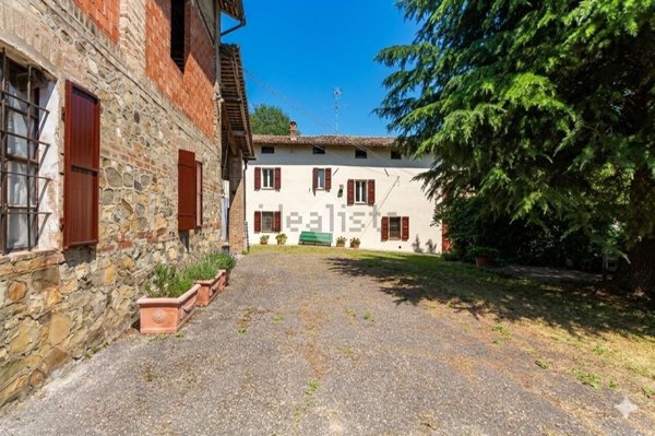 pentavano in vendita a Traversetolo in zona Bannone