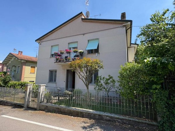 casa indipendente in vendita a Traversetolo in zona Vignale di Traversetolo