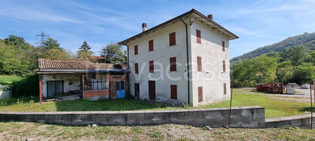 casa indipendente in vendita a Traversetolo in zona Cazzola