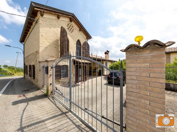 casa indipendente in vendita a Traversetolo in zona Sivizzano