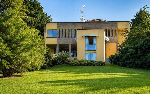 casa indipendente in vendita a Traversetolo in zona Cazzola