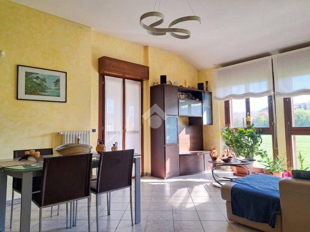 appartamento in vendita a Traversetolo in zona Vignale di Traversetolo