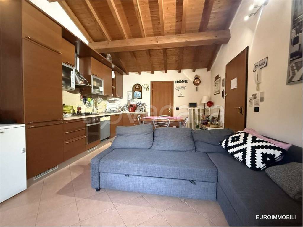 appartamento in vendita a Traversetolo in zona Cazzola