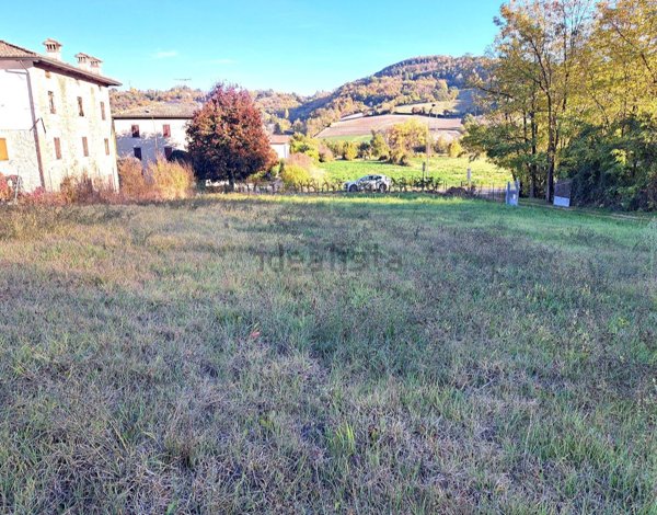 terreno edificabile in vendita a Traversetolo in zona Vignale di Traversetolo