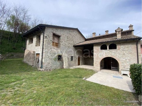 casa indipendente in vendita a Traversetolo in zona Cazzola