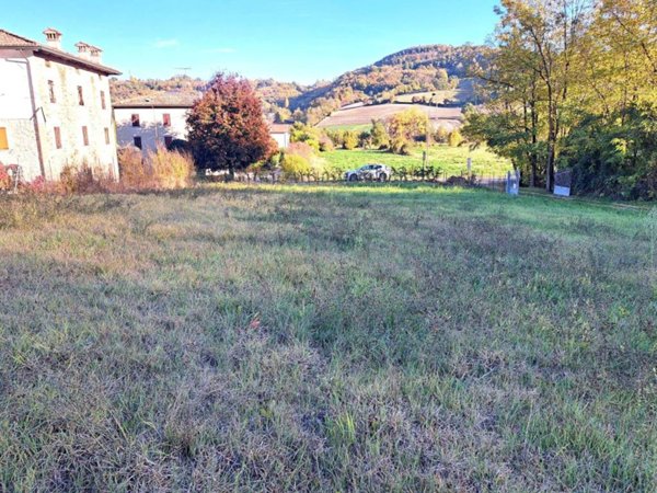 terreno edificabile in vendita a Traversetolo in zona Vignale di Traversetolo