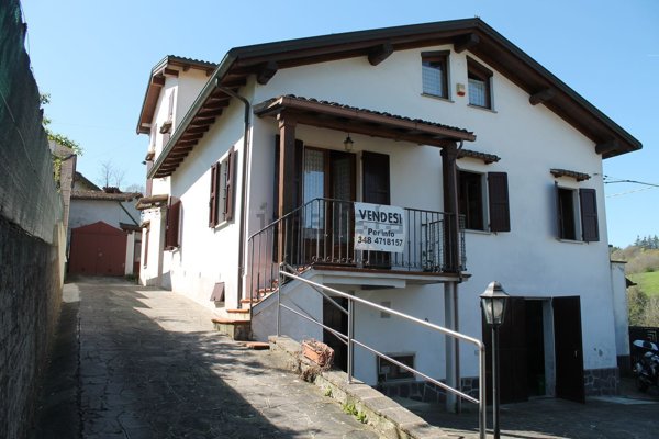 casa indipendente in vendita a Traversetolo in zona Vignale di Traversetolo