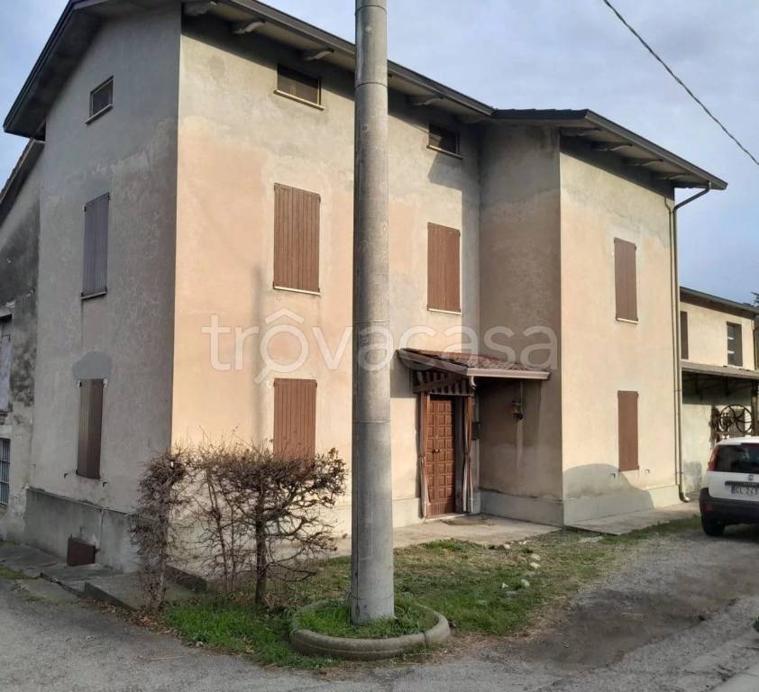 casa indipendente in vendita a Traversetolo in zona Bannone