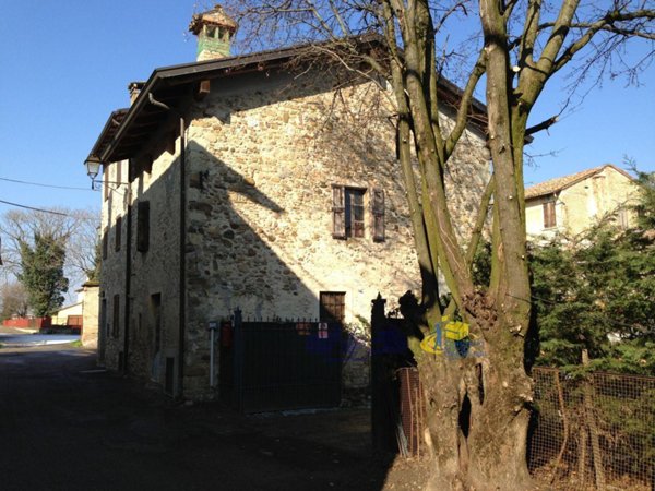 appartamento in vendita a Traversetolo in zona Vignale di Traversetolo