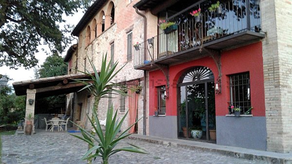 casale in vendita a Traversetolo in zona Vignale di Traversetolo