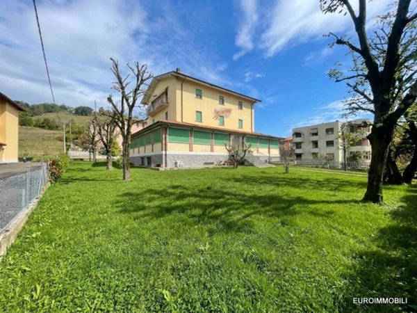 appartamento in vendita a Traversetolo in zona Vignale di Traversetolo