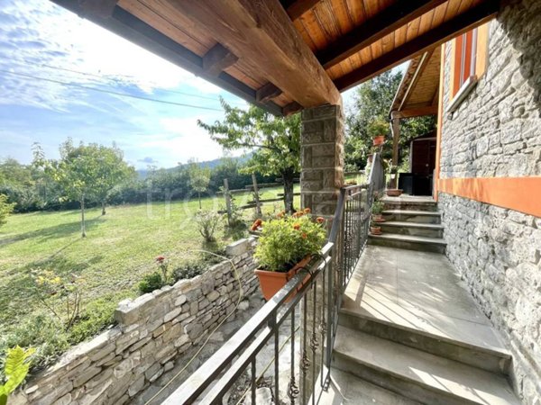 casa indipendente in vendita a Valmozzola
