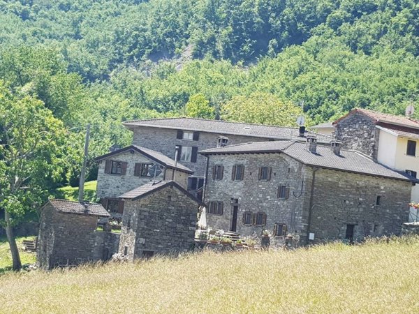casa indipendente in vendita a Valmozzola