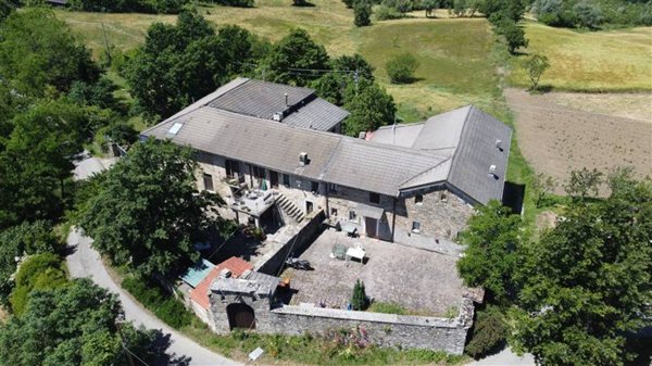 casa indipendente in vendita a Valmozzola