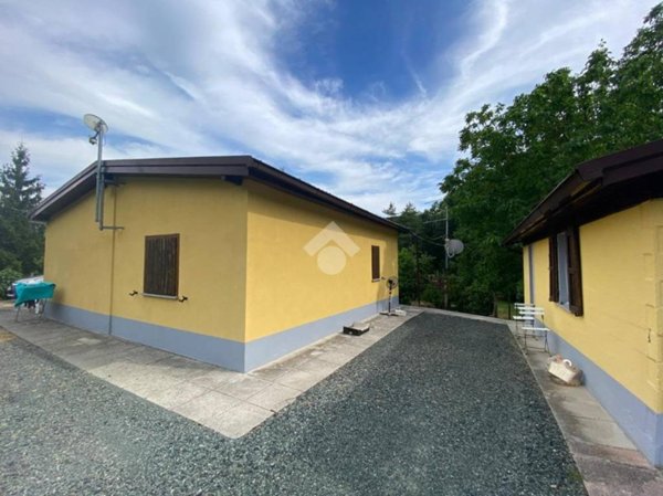 casa indipendente in vendita a Valmozzola