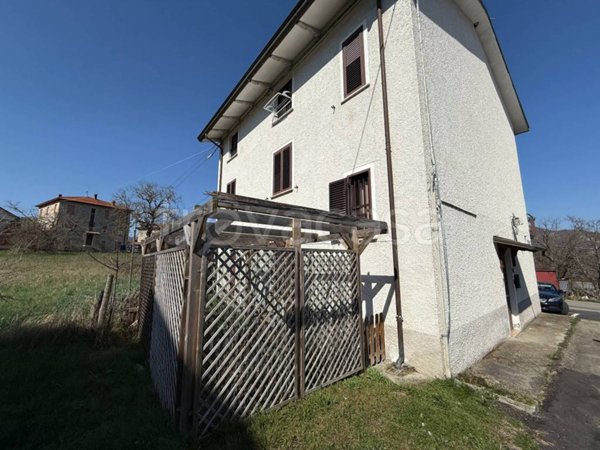 casa indipendente in vendita a Valmozzola