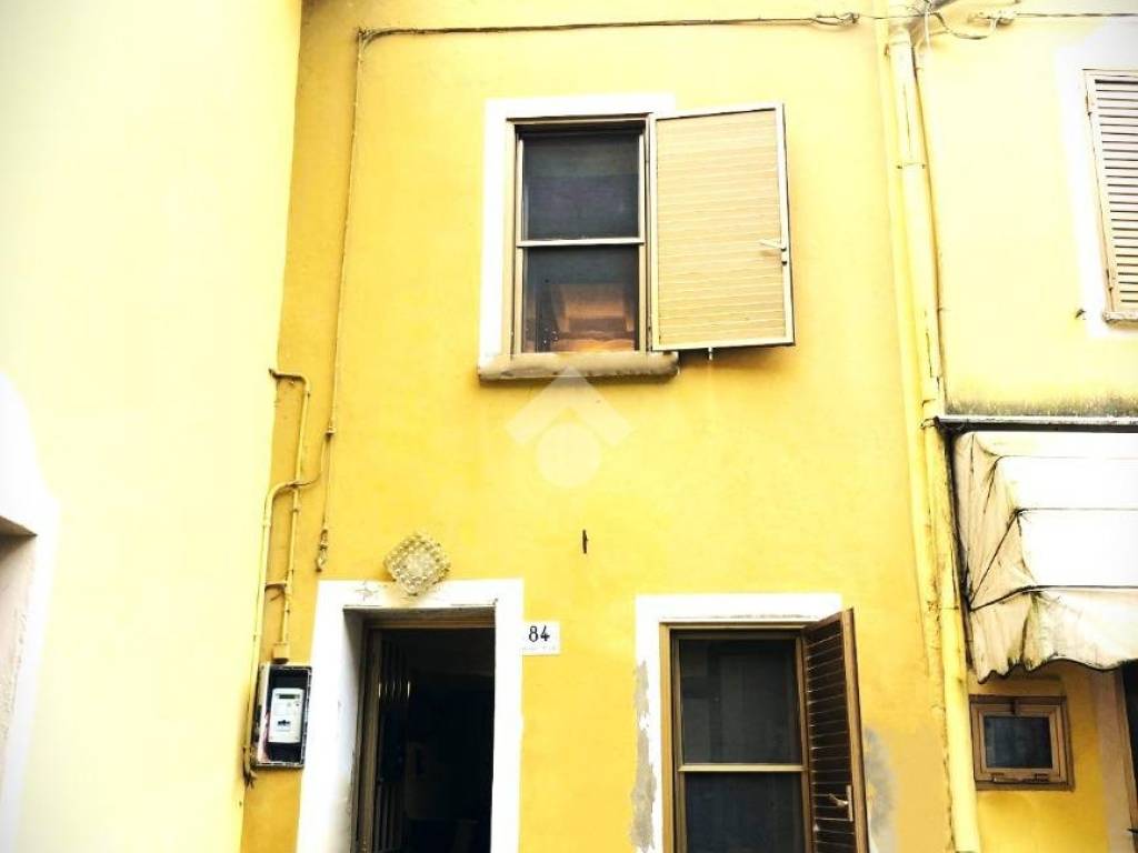 casa indipendente in vendita a Varano de' Melegari