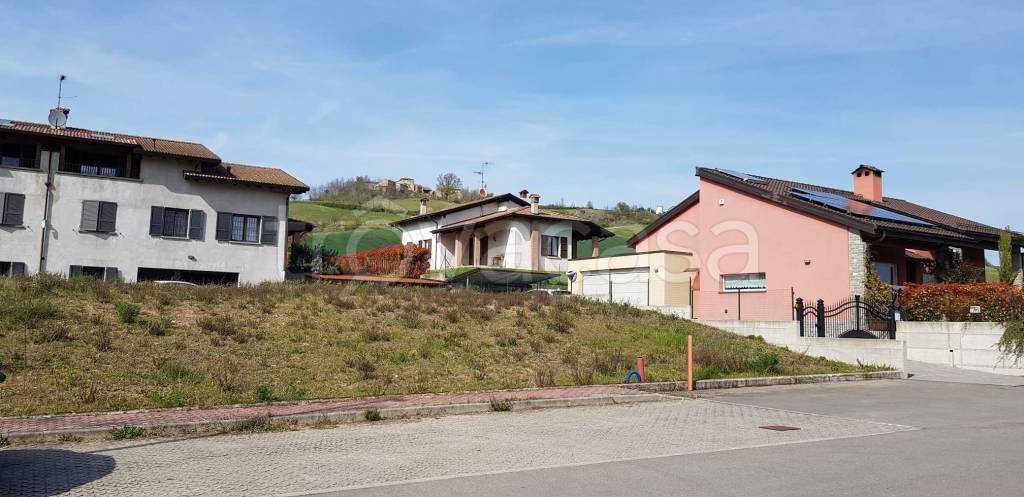casa indipendente in vendita a Varano de' Melegari