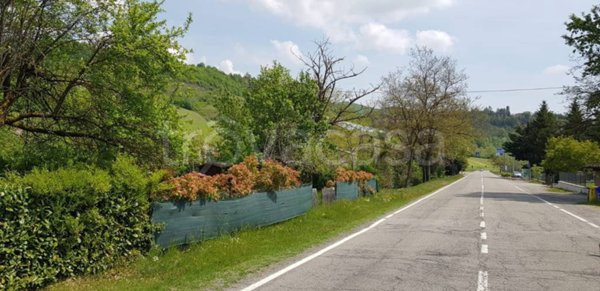 terreno edificabile in vendita a Varano de' Melegari