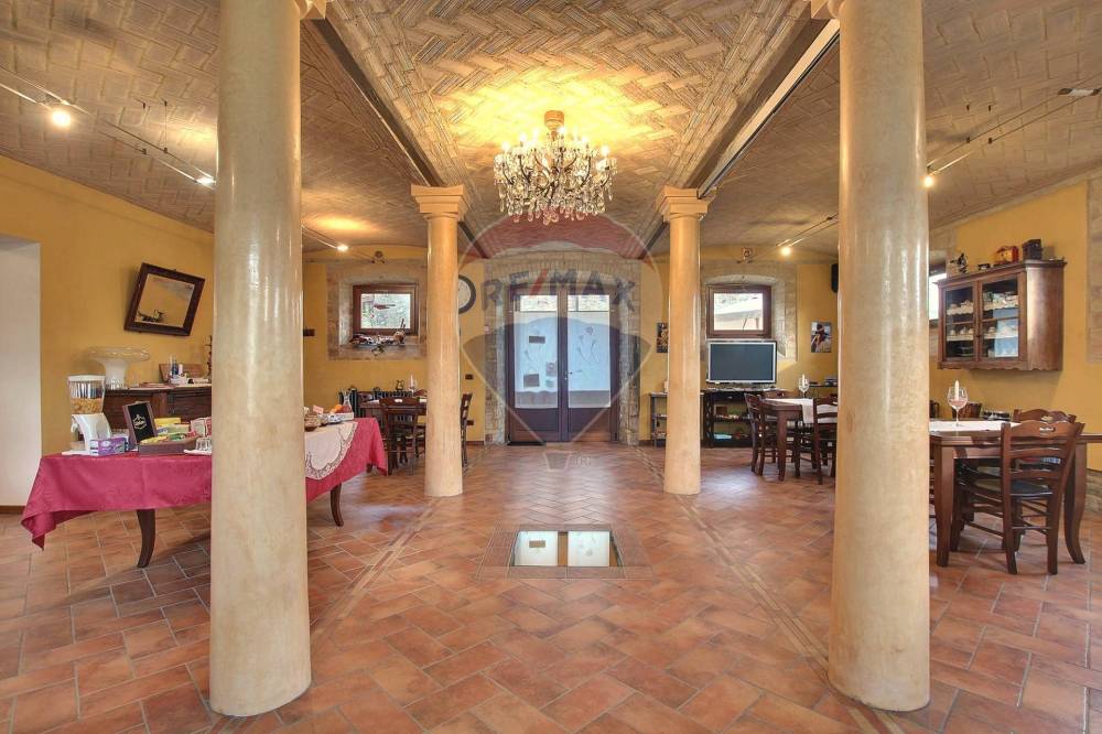 casa indipendente in vendita a Varano de' Melegari in zona Vianino