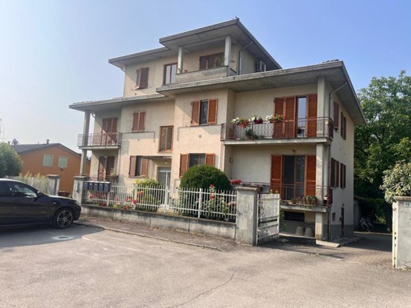 appartamento in vendita a Varano de' Melegari in zona Viazzano