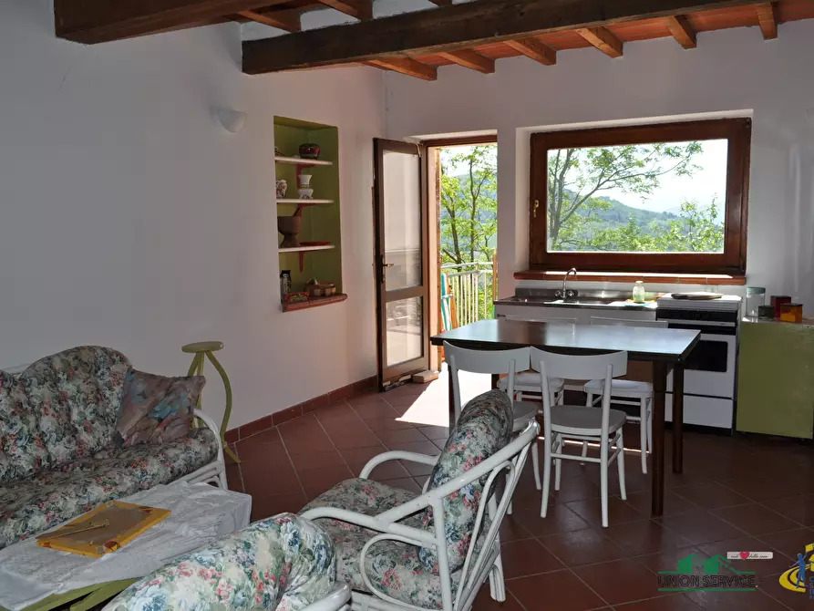 appartamento in vendita a Varano de' Melegari