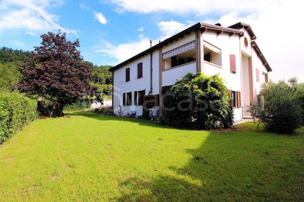 appartamento in vendita a Varano de' Melegari