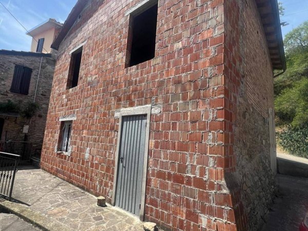 casale in vendita a Varano de' Melegari in zona Pecorini