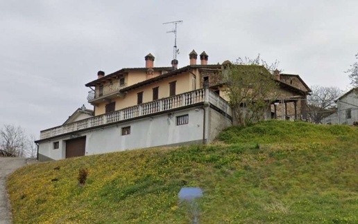 casa indipendente in vendita a Varano de' Melegari in zona Scarampi