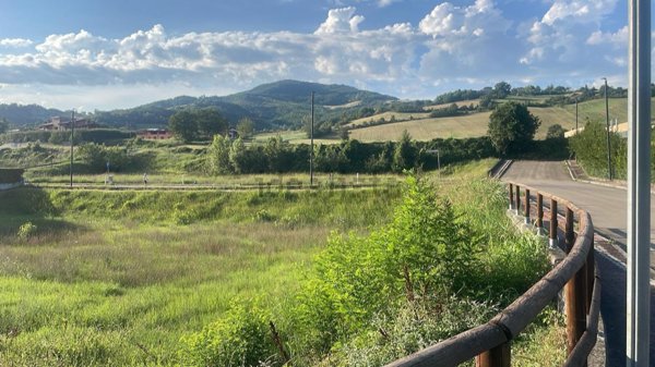 casa indipendente in vendita a Varano de' Melegari