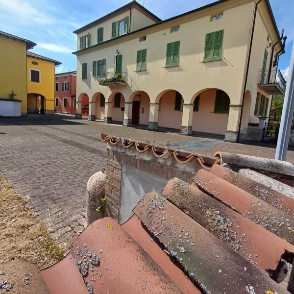 appartamento in vendita a Varano de' Melegari