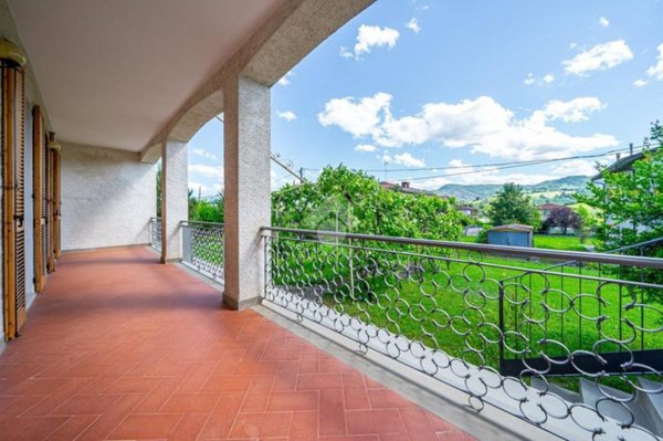 appartamento in vendita a Varano de' Melegari