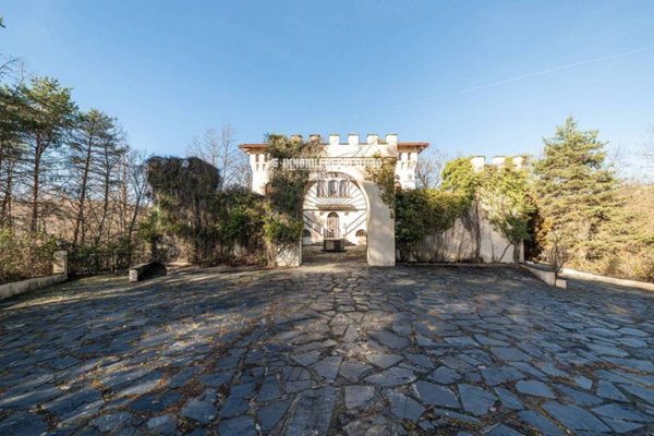 casa indipendente in vendita a Varano de' Melegari