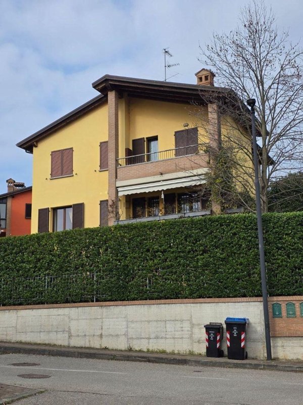 appartamento in vendita a Varano de' Melegari