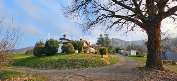 casa indipendente in vendita a Varano de' Melegari