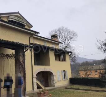 casa indipendente in vendita a Varano de' Melegari